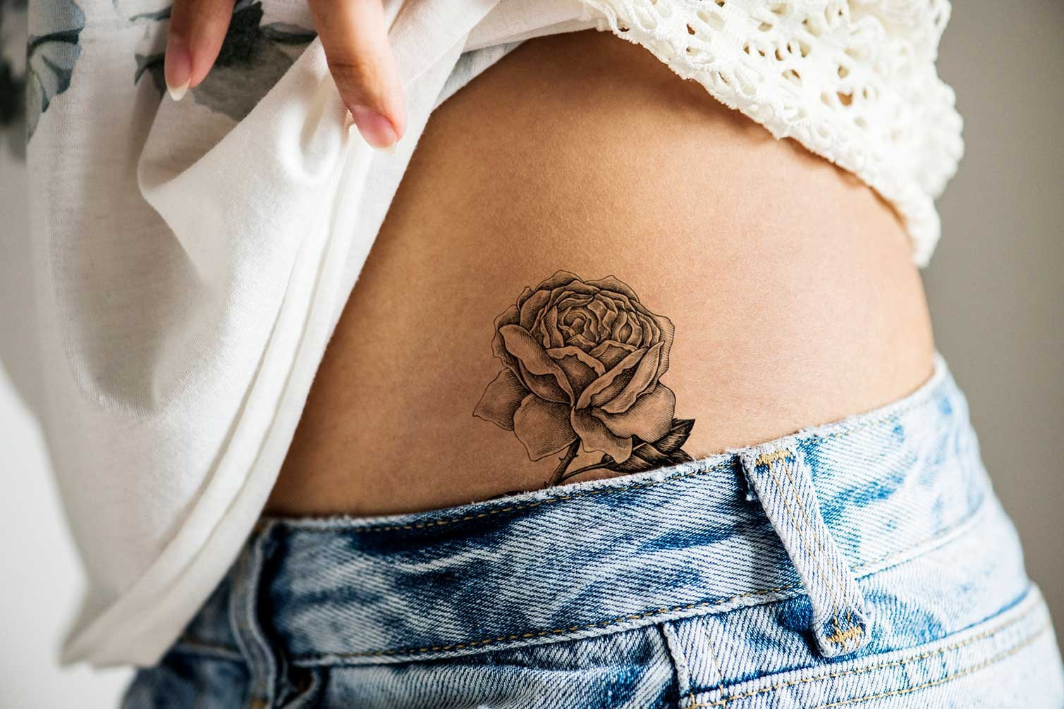 Tattoos und Dehnungsstreifen